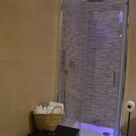 Guest house Domus Sanfelice 4*
