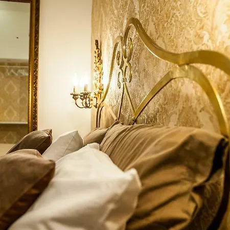 Domus Sanfelice 招待所